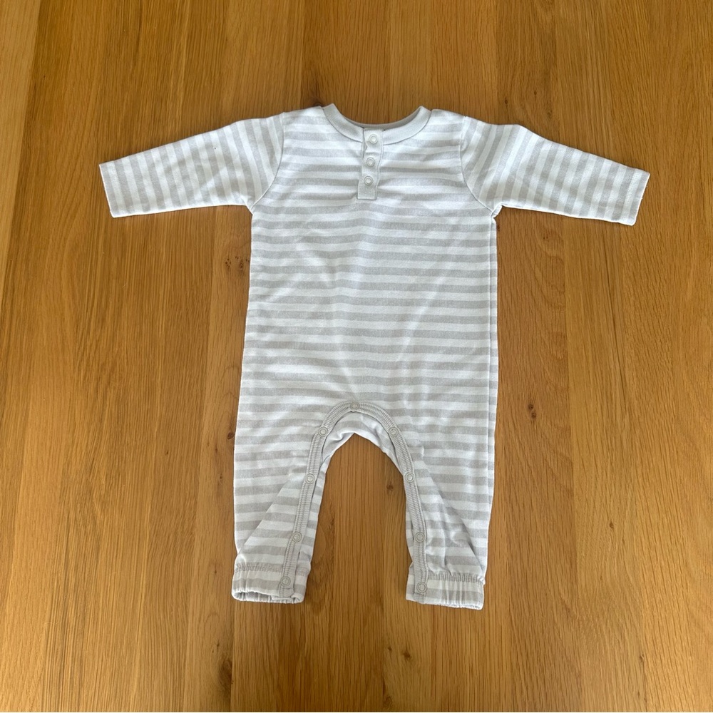 Splendid Gray and White Cozy One Piece Footies